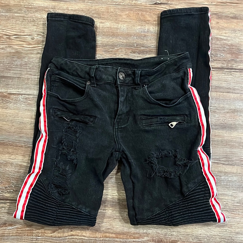 Rue 21 distressed Jeans size 26/30 supreme flex